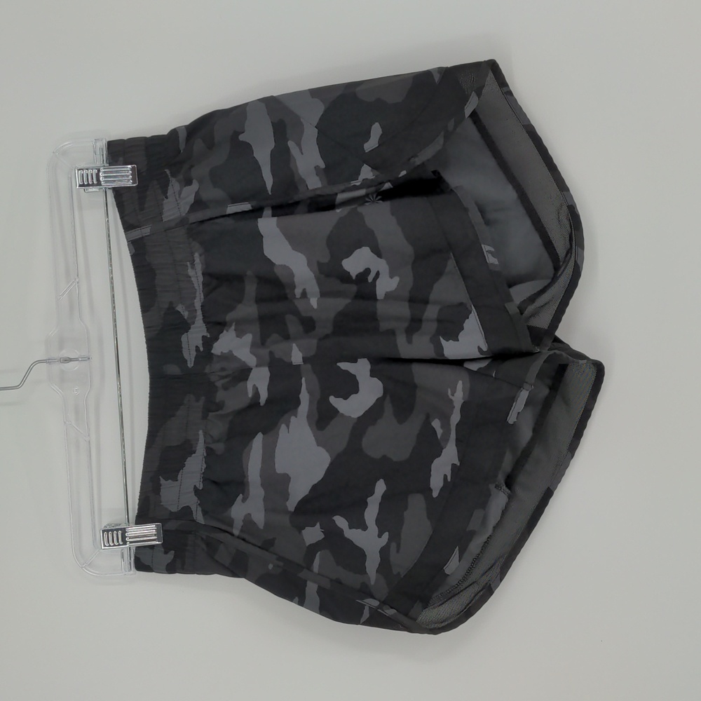 Athleta Printed Mesh Racer Run Shorts Women Size Small Camo Print 4" Inseam